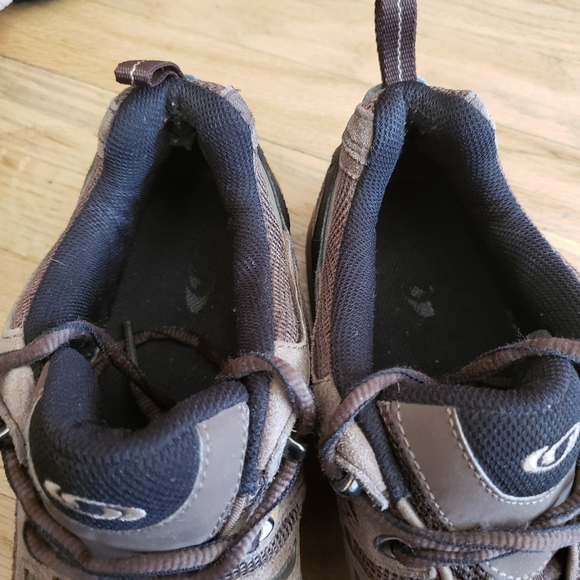 salomon walking boots size 5